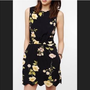 Urban Outfitters  floral scallop open lower back dress with pockets